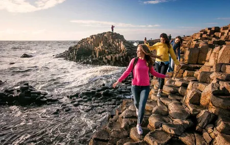 Giant's Causeway Tour from Belfast - Luxury Bus + Castles Tour
