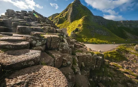 Shore Excursion from Belfast: Including Giants Causeway and Belfast City.