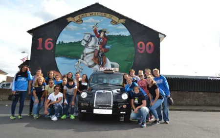 Belfast Black Cab Taxi Private Tour 2hr with Original Guides