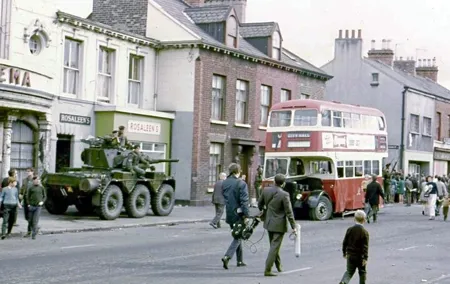 Cab Tours Belfast Famous Black taxi tours 2 hrs The Troubles