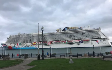 (Small Group) Shore Tour from Belfast: Giant's Causeway and Belfast Day Trip
