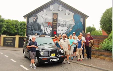 2hours Republican & Loyalist Mural Black Taxi Tour from Belfast