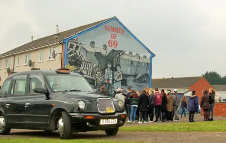 The Troubles and iconic award winning taxi 2hr private cab tour