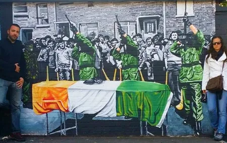 Belfast’ political war and peace private taxi tour 2 hrs
