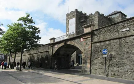 Derry Londonderry Private Luxury Full Day Tour From Belfast