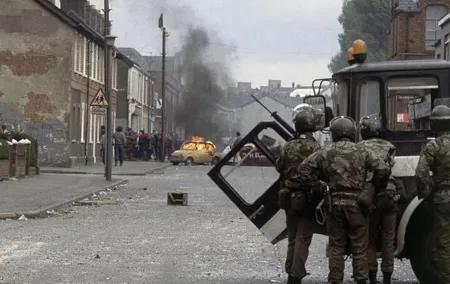 The Belfast history of murder and bombs taxi tour private 2 hours