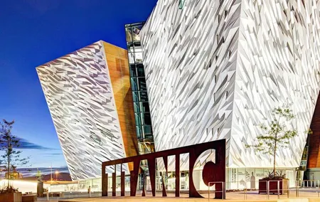 Belfast Titanic Experience & Black Taxi Political Conflict Tour