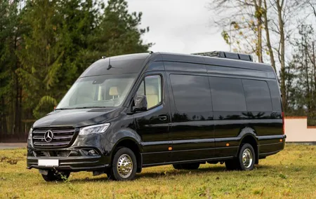 CO2-Offset | Private Minibus from Belfast to BHD or BFS Airport