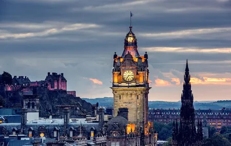 Edinburgh Darkside Walking Tour: Mysteries, Murder and Legends