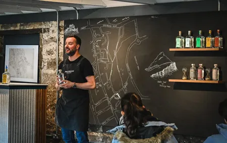 Edinburgh: Holyrood Distillery Whisky and Gin Tour & Tasting