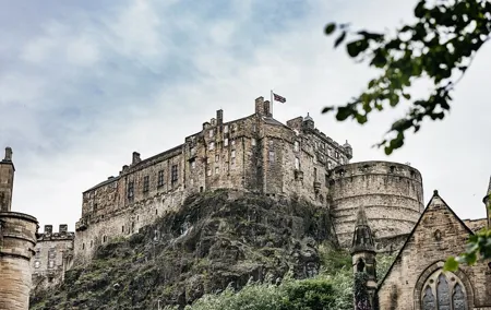Edinburgh Castle Highlights Tour with Tickets, Map, and Guide