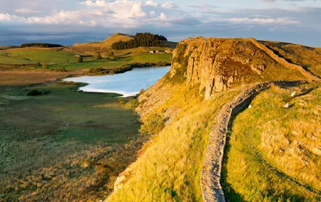 Hadrian's Wall & The Borders Tour from Edinburgh Incl. Admission