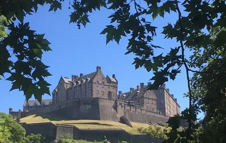 Private Walk: Edinburgh Old Town and New Town