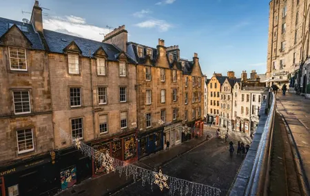 Thirsty for Edinburgh: Scotlands Best Historical Pub Tour