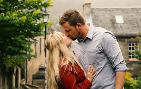 Edinburgh Photoshoot for Couples, Families & Solo Travellers
