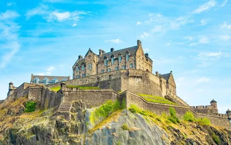 Skip-the-line Edinburgh Castle with Old Town Walking Tour