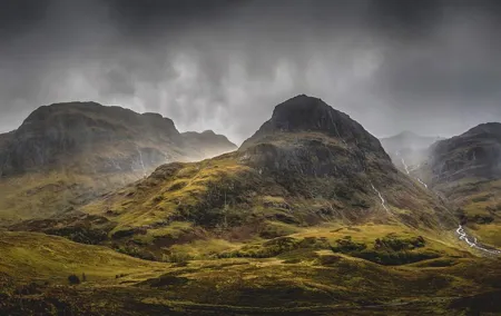 Private Lochs and Castles Tour from Edinburgh
