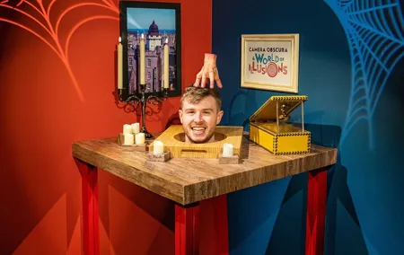 Harry Potter's Edinburgh Tour and House of Illusions Experience