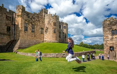 Edinburgh: Alnwick Castle & The Borders Hogwarts Filming Location