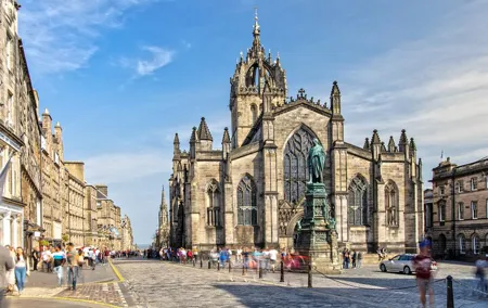Mary Queen of Scots: Edinburgh Old Town Self-Guided Walking Tour