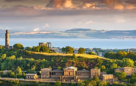 Edinburgh Old Town Walking Tour with an App