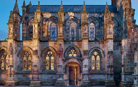 Historic Edinburgh and Rosslyn Chapel Full-Day Private Tour in a Premium Minivan