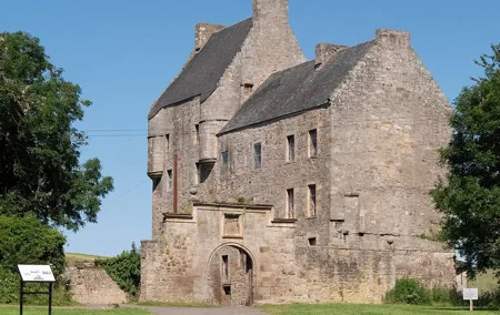 Outlander four location tour - Private tour of Lallybroch and Outlander castles