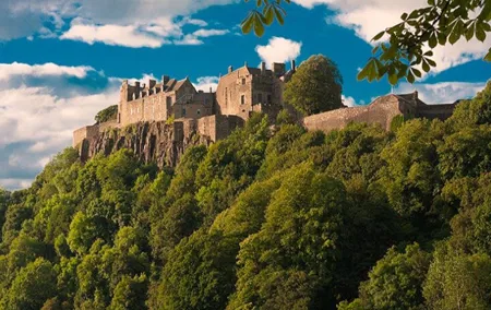 Full-Day Tour of Stirling, Distillery and Saint Andrews