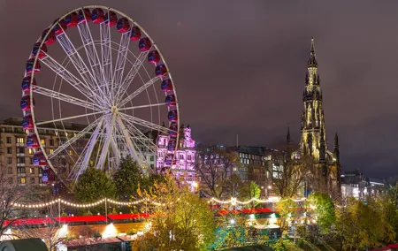 Edinburgh's Christmas Lights and festive Black Taxi Tour