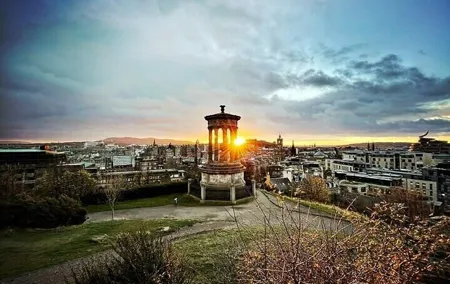 Enchanting Edinburgh: Half-Day Walking Tour with Local Guide