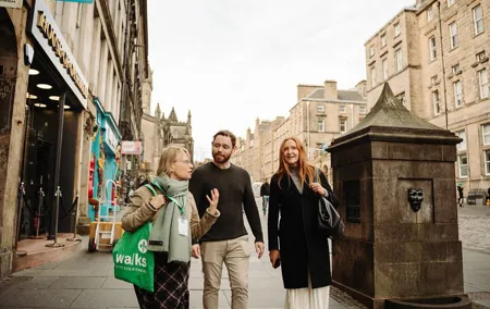 Edinburgh in a Day Tour with VIP Early Access to Edinburgh Castle