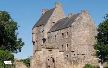 Half Day Tour to Lallybroch and Hopetoun House