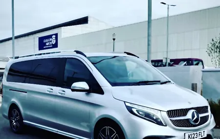 Luxury Private transfer from Edinburgh City to Glasgow airport