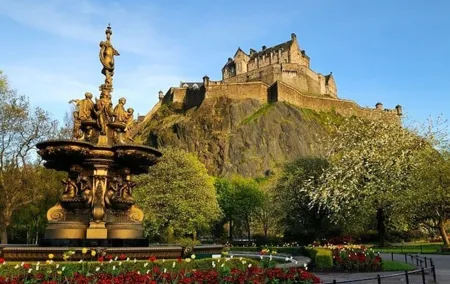 Edinburgh Must-See Attractions Walking Tour With A Guide