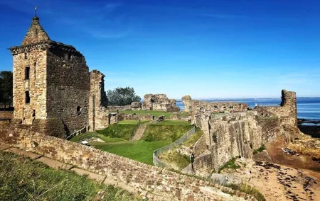 St Andrews, Villages and Coastal Charm: Private Land Rover Tour