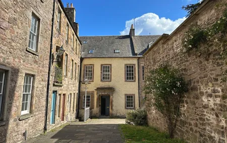 Royal Mile Walking Tour Small Group