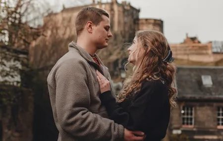 Personalize Photo Shoot in Edinburgh: Romantic & Meaninful