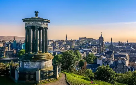 Explore Edinburgh: Remarkable Self-Guided Audio Walking Tour
