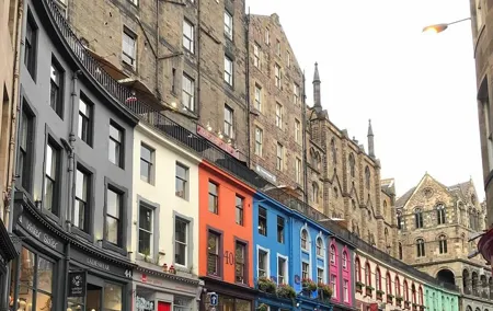 Edinburgh Highlights Two hour Private luxury Driving Tour