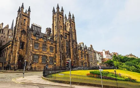 Explore the Insta-worthy Spots of Edinburgh with a Local