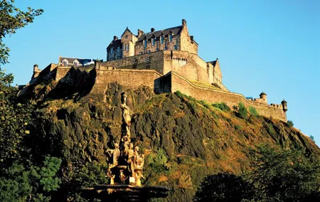 Guided Tour of Edinburgh's Old Town and Edinburgh Castle Entry