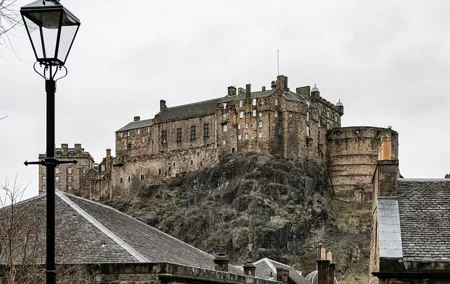 Edinburgh Castle and City Highlights Full Day Private Tour
