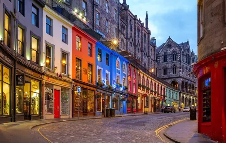 Edinburgh By Night Private Illuminated City Tour