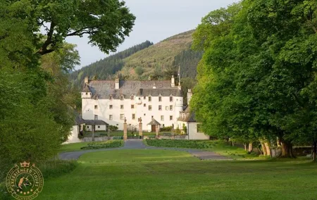 The Scottish Borders Full-Day Private Tour in a Luxury Minivan with Local Guide