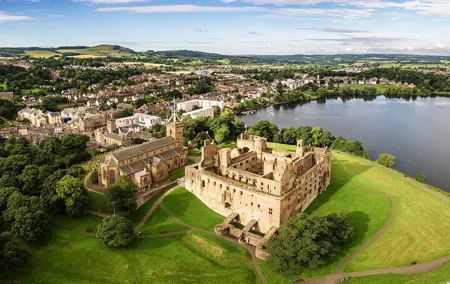 Edinburgh: The Outlander Privately Guided Tour in Luxury Minivan