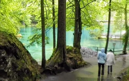 Blausee and Castle Spiez and Lake Thun Sightseeing Tour Private