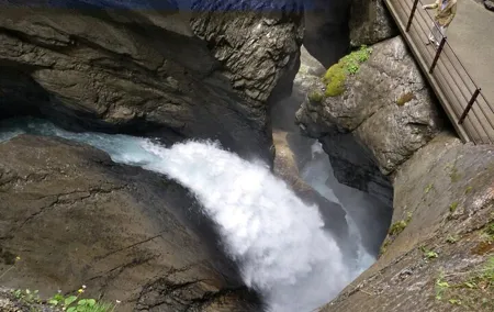 3 Waterfalls in Lauterbrunnen + CLOY Pier Iseltwald + Interlaken