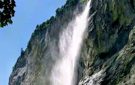 Waterfall Lauterbrunnen CLOY Pier Iseltwald Interlaken Private