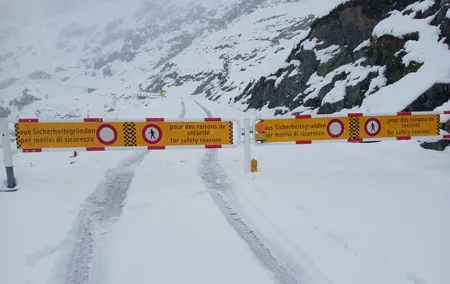 Snow Go Touch Experience and Waterfall Sightseeing Tour from Bern