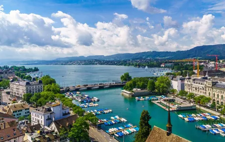Zurich Adventure : Walking tour, Lake Cruise and Cable Car